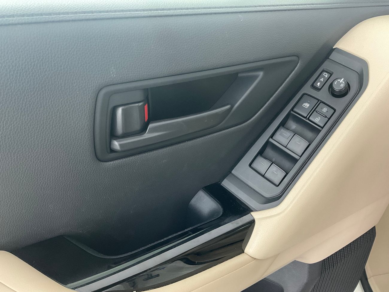 تويوتا لاند كروزر Black Edition (EXR) | شامل الضمان | 0 ﺪﻔﻋﺓ ﺃﻮﻟﻯ