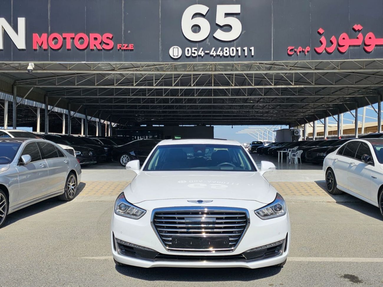 جينيسس G90 Royal 5.0L (407 HP) RWD