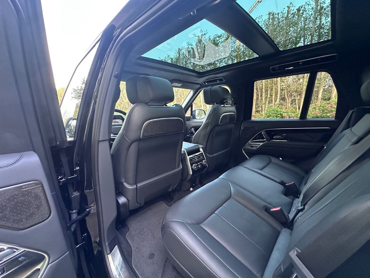 Land Rover Range Rover Autobiography P400 3.0L | 2024 | Diesel V6 | Low Mileage | Perfect Condition