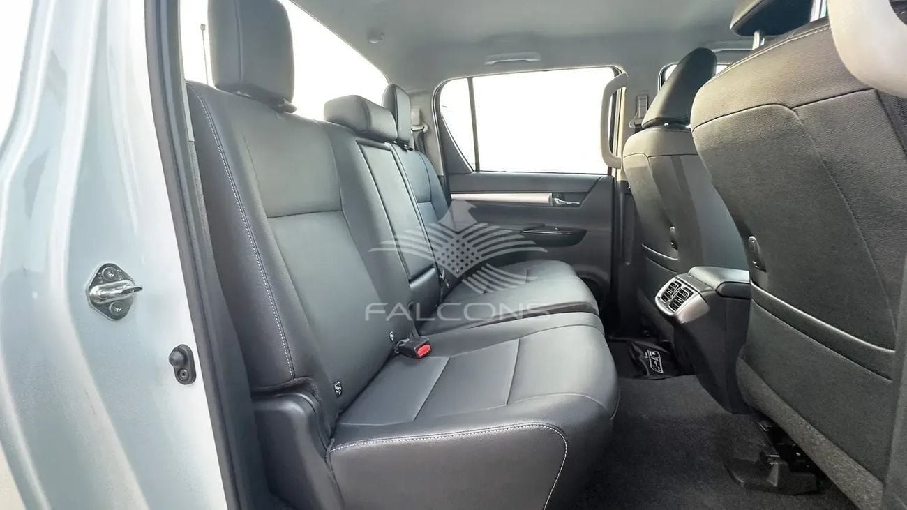 تويوتا هيلوكس SGLX 2.8L Diesel 4WD Double Cab | Full Option | Auto | RHD