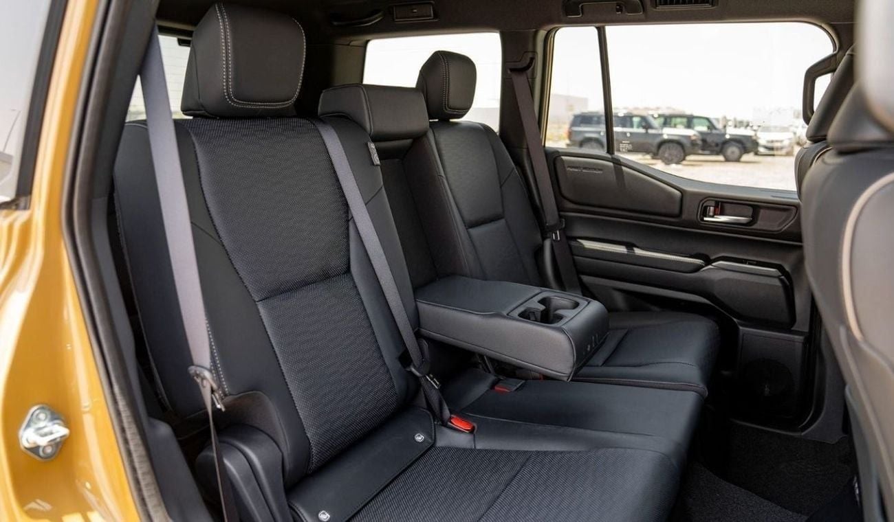 تويوتا برادو PRADO 250 2.4P AT FIRST EDITION MY2025 – SAND & GREY ROOF