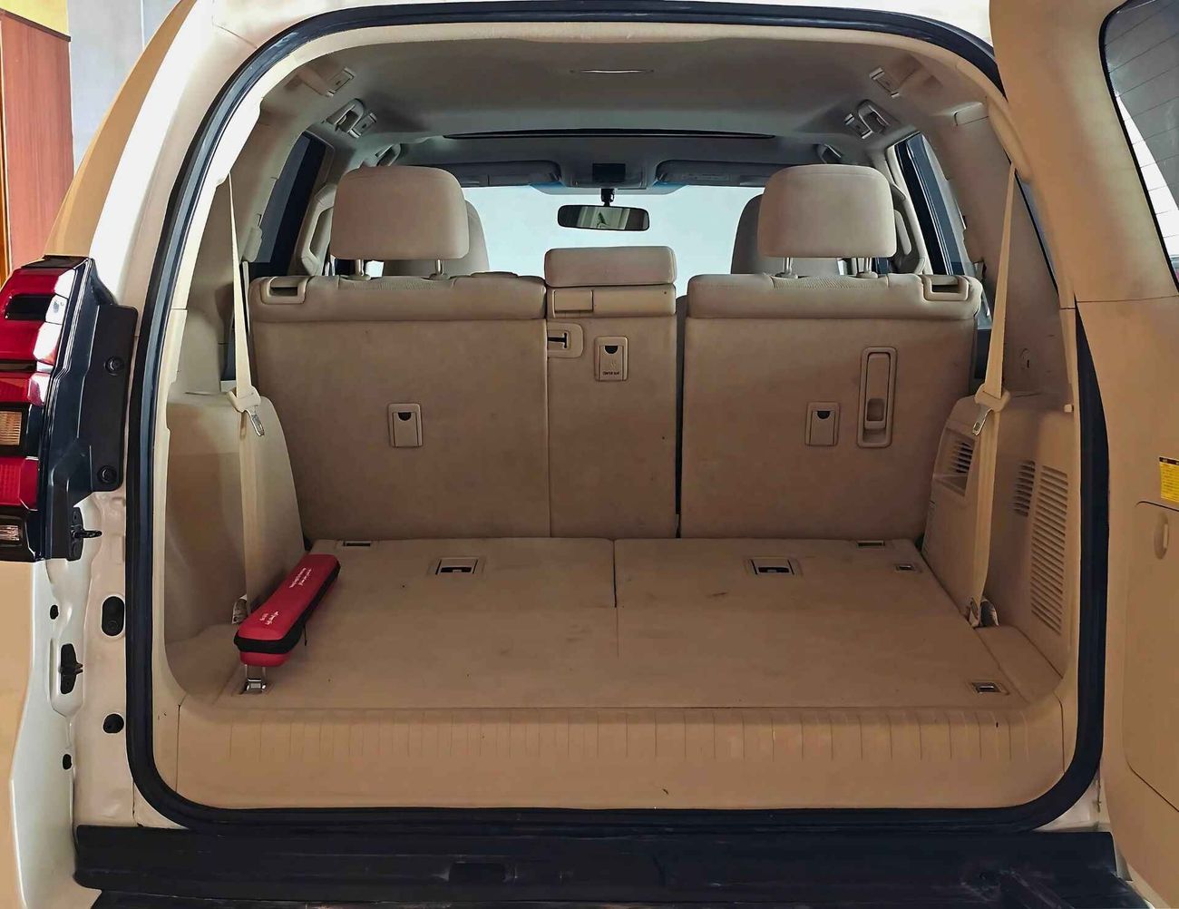 تويوتا برادو GXR/ 4.0 V6 / SUN ROOF / FULL OPTION / GCC / EXPORT ONLY / LOT#38740