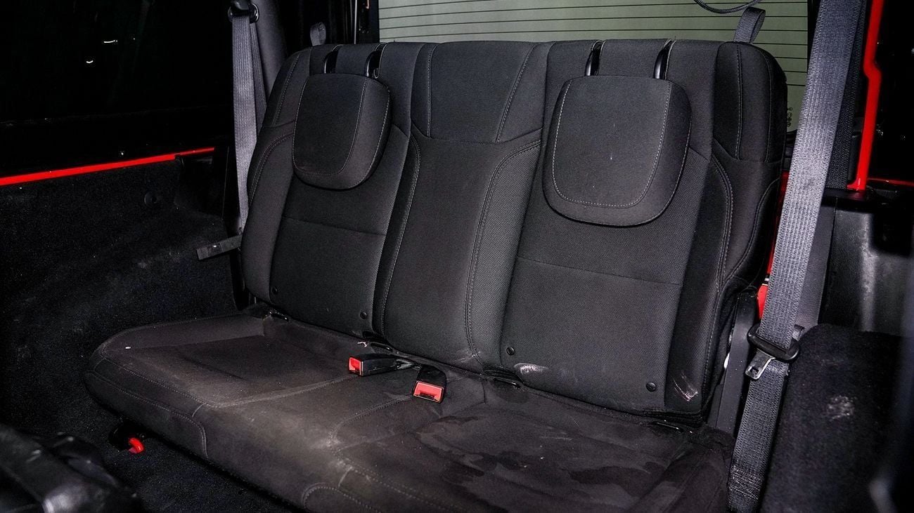 Jeep Wrangler Sport 3.6L A/T