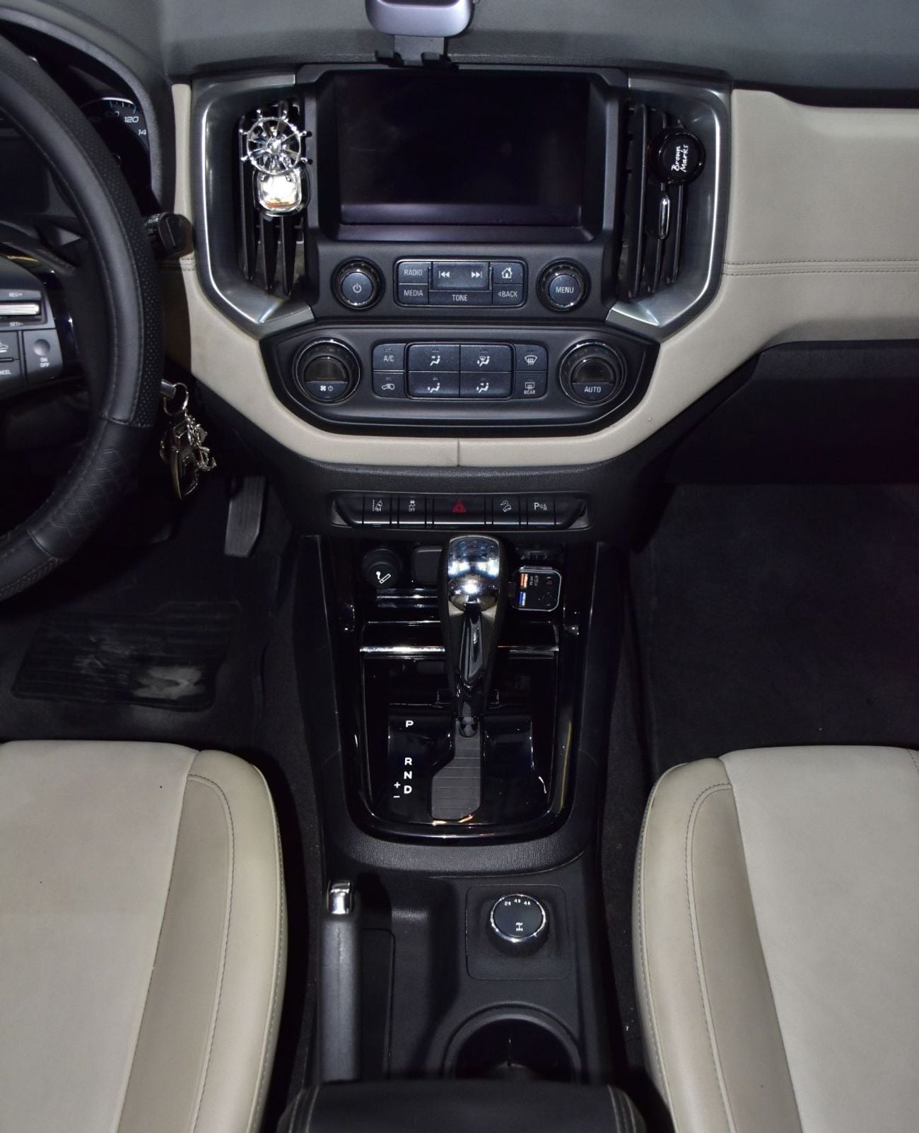 Chevrolet Trailblazer LT Z71 EXCELLENT DEAL for our Chevrolet Trailblazer Z71 ( 2018 Model ) in Blue Color GCC Specs
