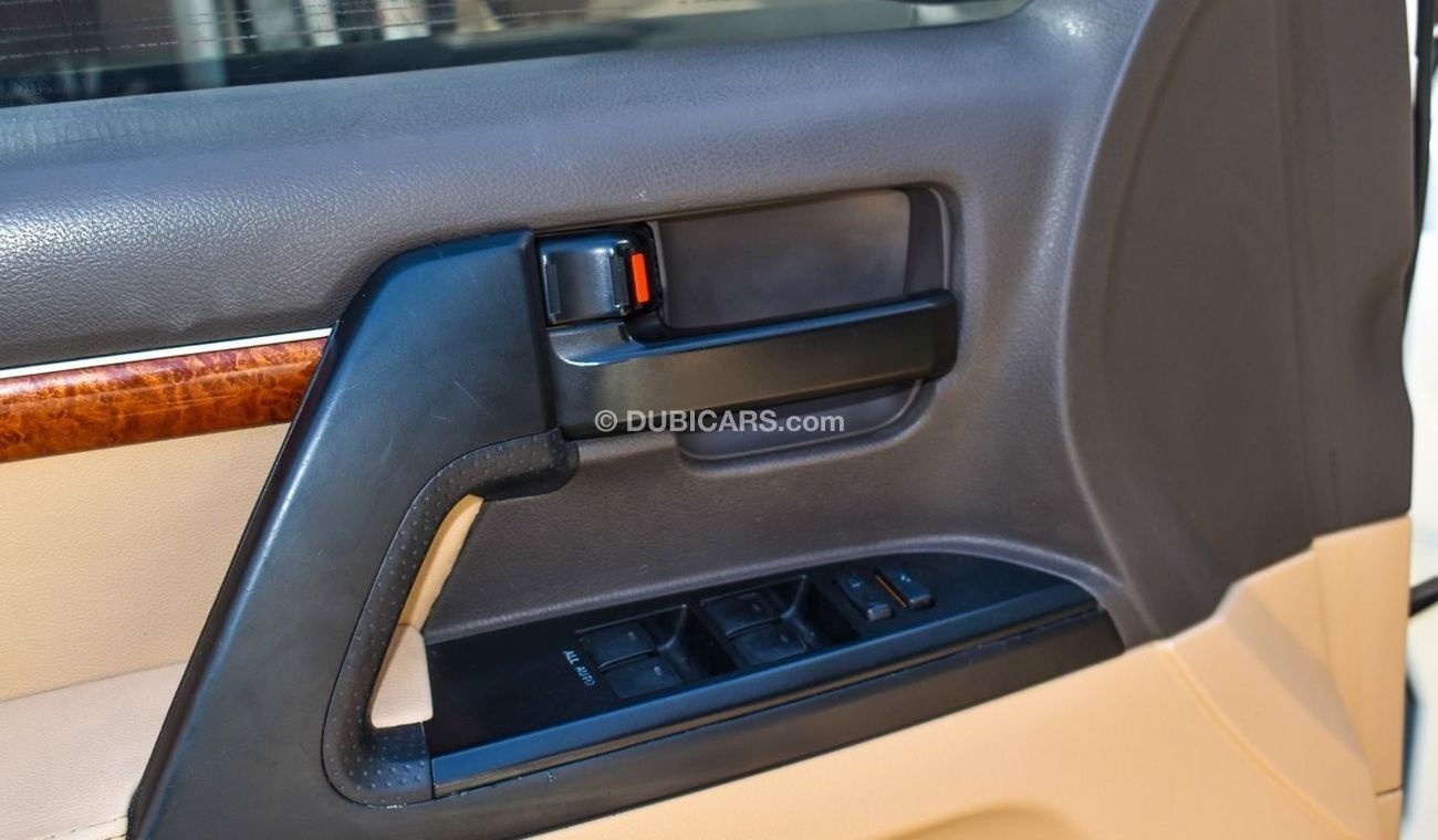 Toyota Land Cruiser GXR V8