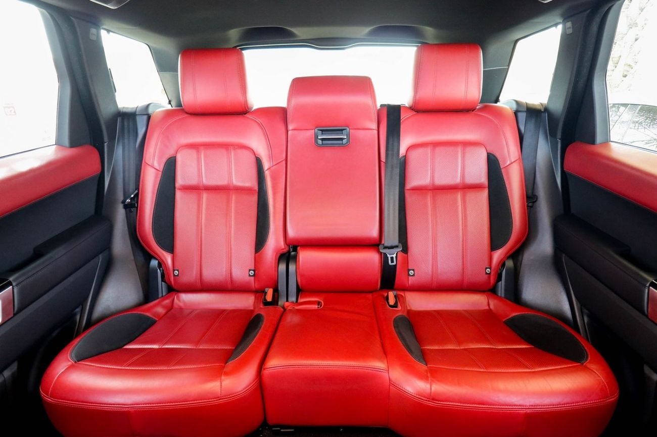 Land Rover Range Rover Sport HSE 3.0L (335 HP) Range Rover Sport HSE 2019 GCC under Warranty