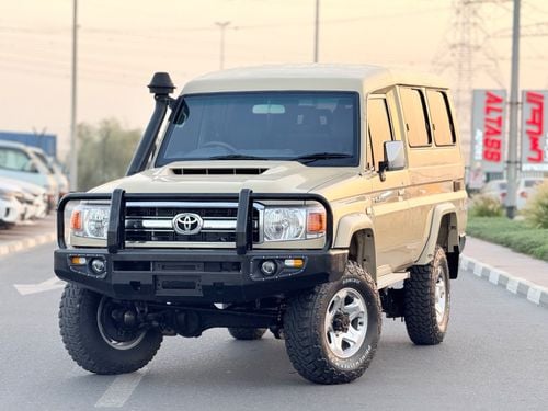 تويوتا لاند كروزر 70 Toyota Landcruiser Hard top