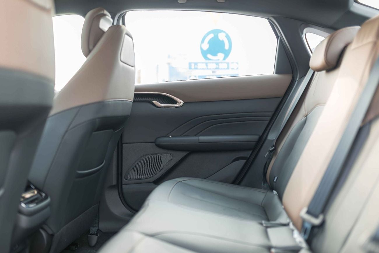 تشنجان ايادو بلس Changan EADO PLUS 1.5T 2025 (White&Black)