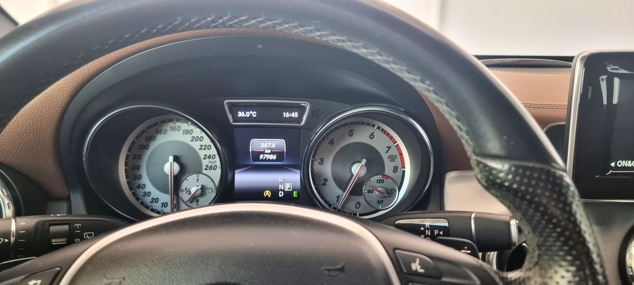 مرسيدس بنز GLA 250 4MATIC (All-Wheel-Drive)