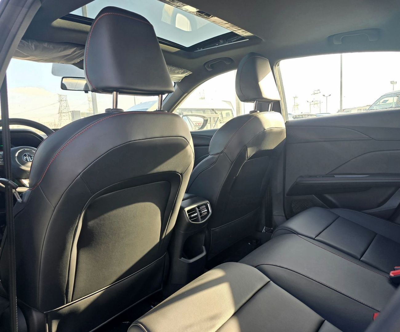 أم جي 5 MG 5 LUXURY 180DVVT  1.5L A/T FWD White Color 2025 Model