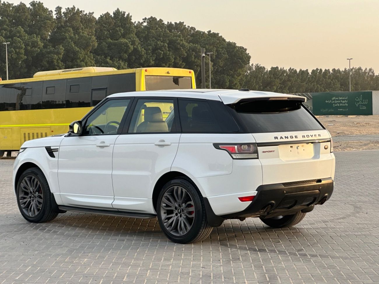 Land Rover Range Rover Sport HSE DYNAMIC 5.0L (525 HP) MODEL 2014 GCCCAR PERFECT CONDITION INSIDE AND OUTSIDE