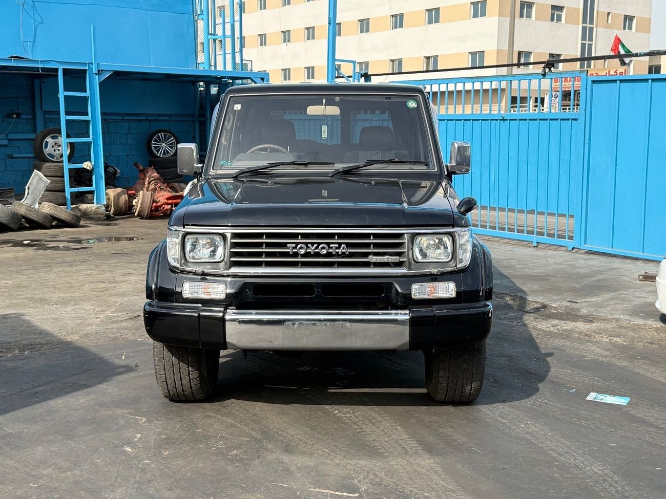 تويوتا لاند كروزر 70 4WD- 7 Seater