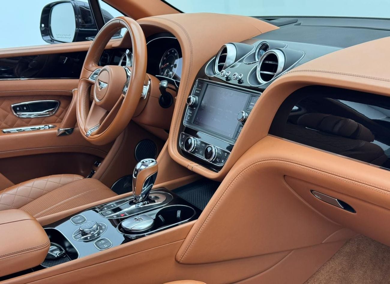 بنتلي بينتايجا 2017 Bentley Bentayga, Full Service History, Feb 2028 GTA Service Pack, Excellent Condition, GCC