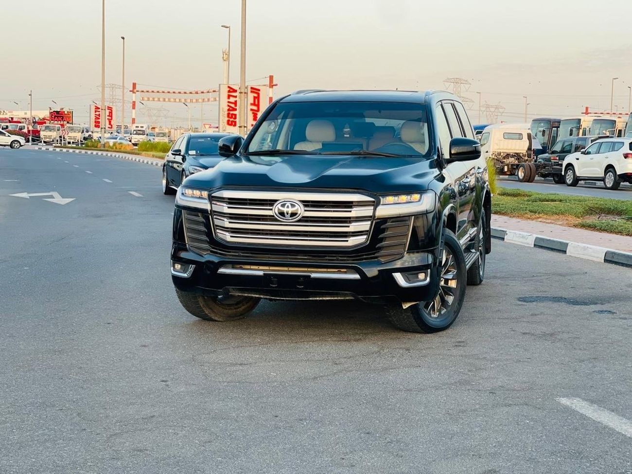 تويوتا لاند كروزر Toyota landcuriser GXR V8  2014  upgrade inside & outside 2024 shape full option