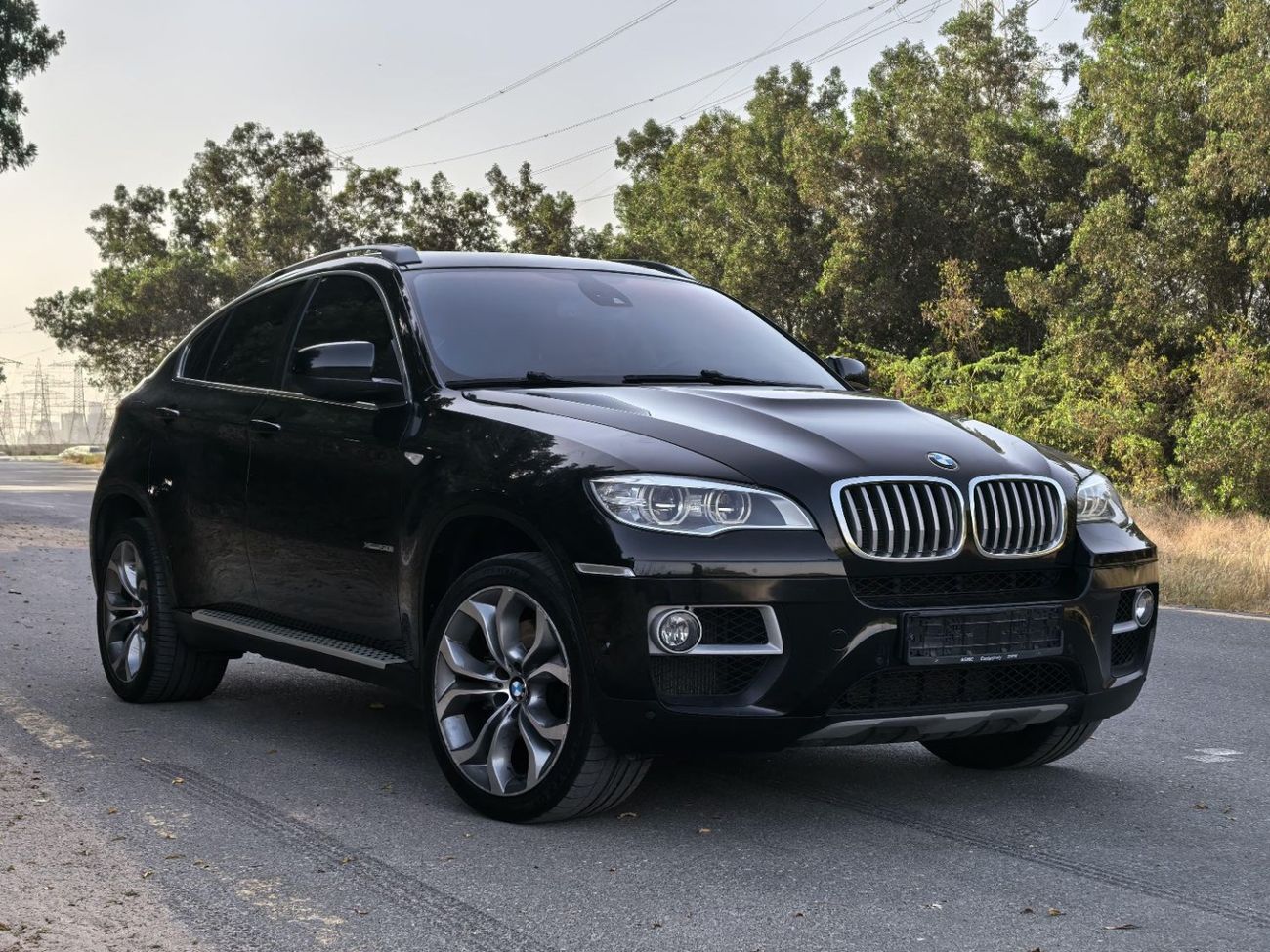 بي أم دبليو X6 50i Exclusive 4.4L