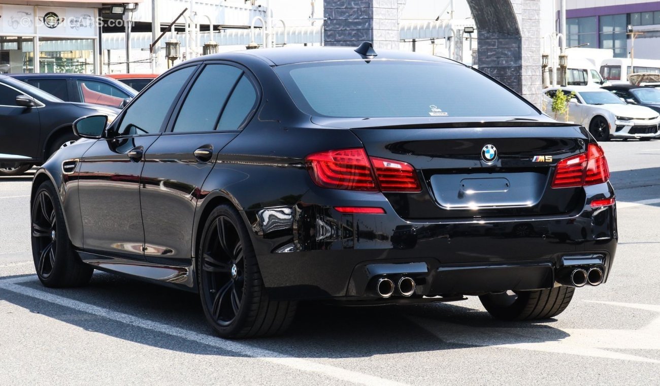 بي أم دبليو M5 BLACK EDITION