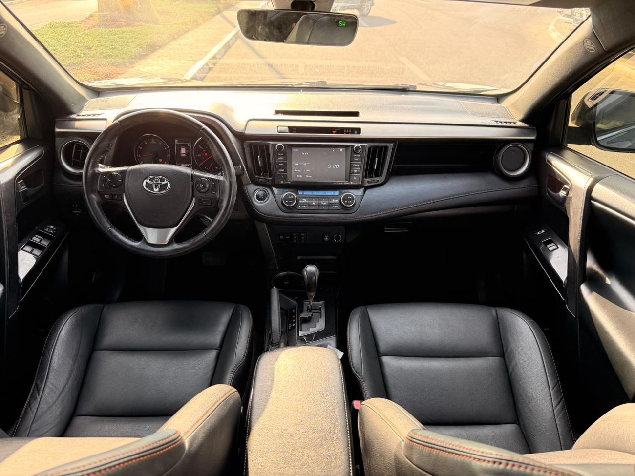 تويوتا راف ٤ SE 2.5 L | sunroof | push start | leather full option