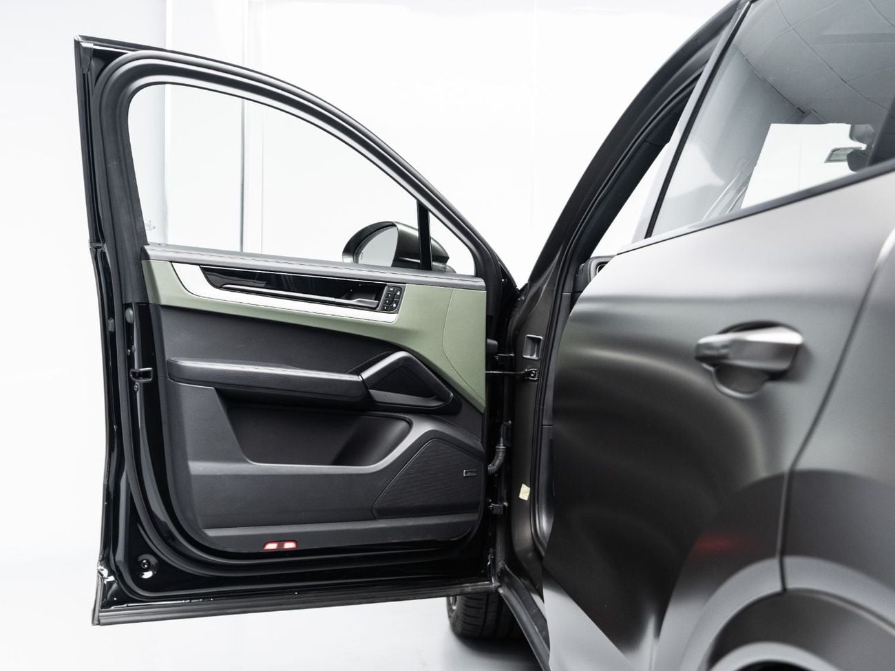 بورش كايان 2025 Porsche Cayenne Coupe, 3.0 TC V6, AWD, 335bhp, 8 Speed Auto