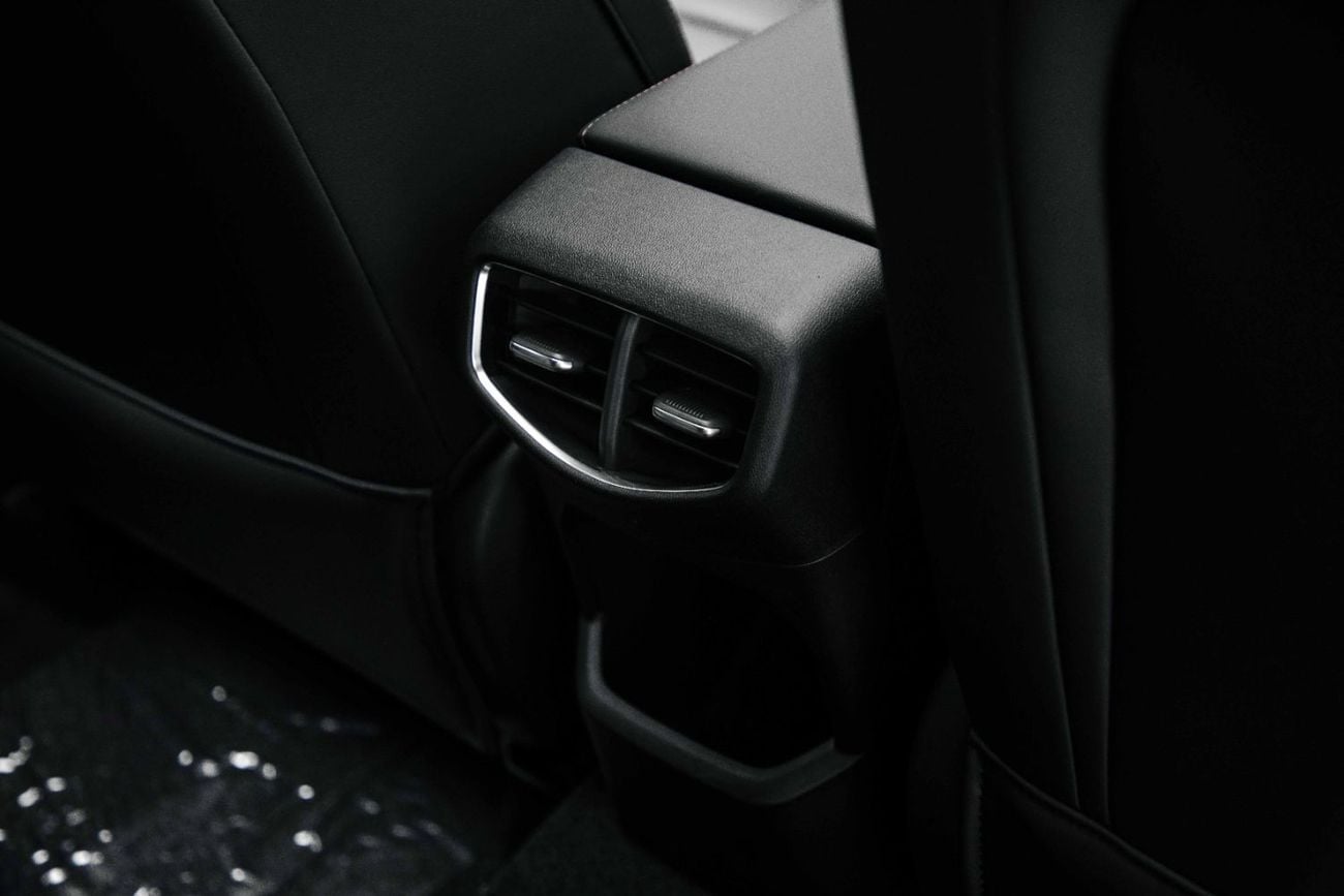 MG 5 LUX 1.5L - WHITE INSIDE BLACK | EXPORT ONLY