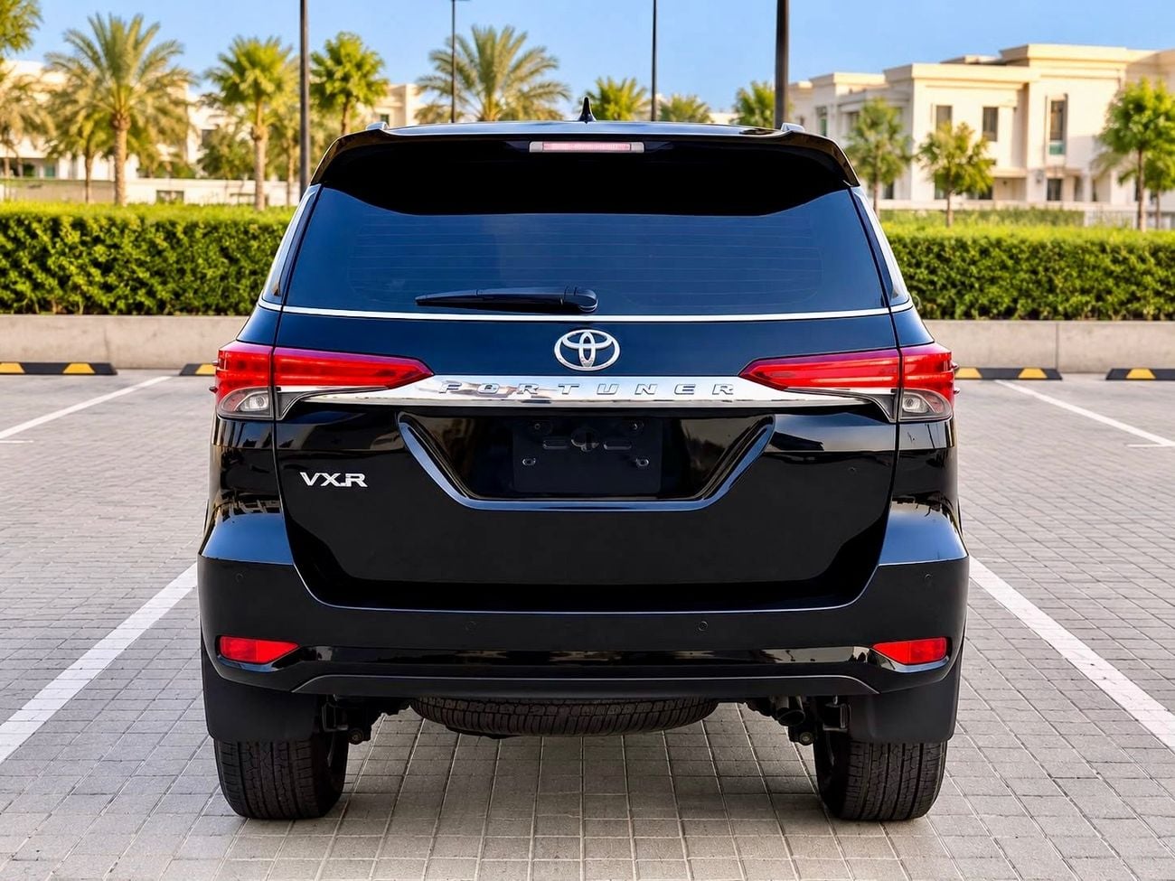 Toyota Fortuner 2.8L . 4 Cylinders . Diesel. SUV/ Crossover. 7 Seats. 5 Doors