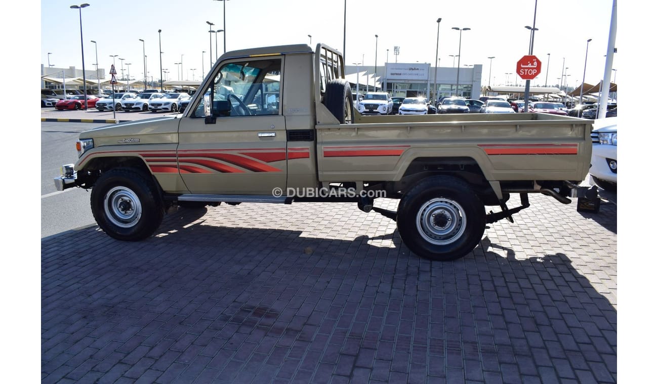تويوتا لاند كروزر بيك آب Toyota Landcruiser pick up S/c 4WD, model:2002. Excellent condition