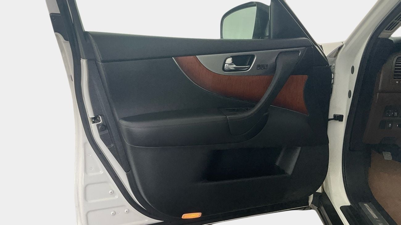 إنفينيتي QX70 Luxury / Luxe Sensory | upto AED 20,000 Ramadan Discount | شامل الضمان | 0 ﺪﻔﻋﺓ ﺃﻮﻟﻯ