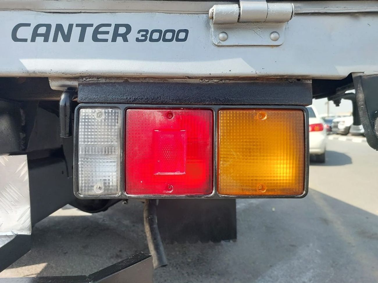 Mitsubishi Fuso Canter MITSUBISHI CANTER ALUMINIUM BODY TRUCK RHD 2003 MODEL 3.9 L DIESEL MANUAL(PM40295)