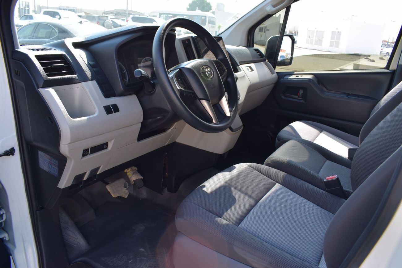 تويوتا هاياس Commuter Standard 2.8L