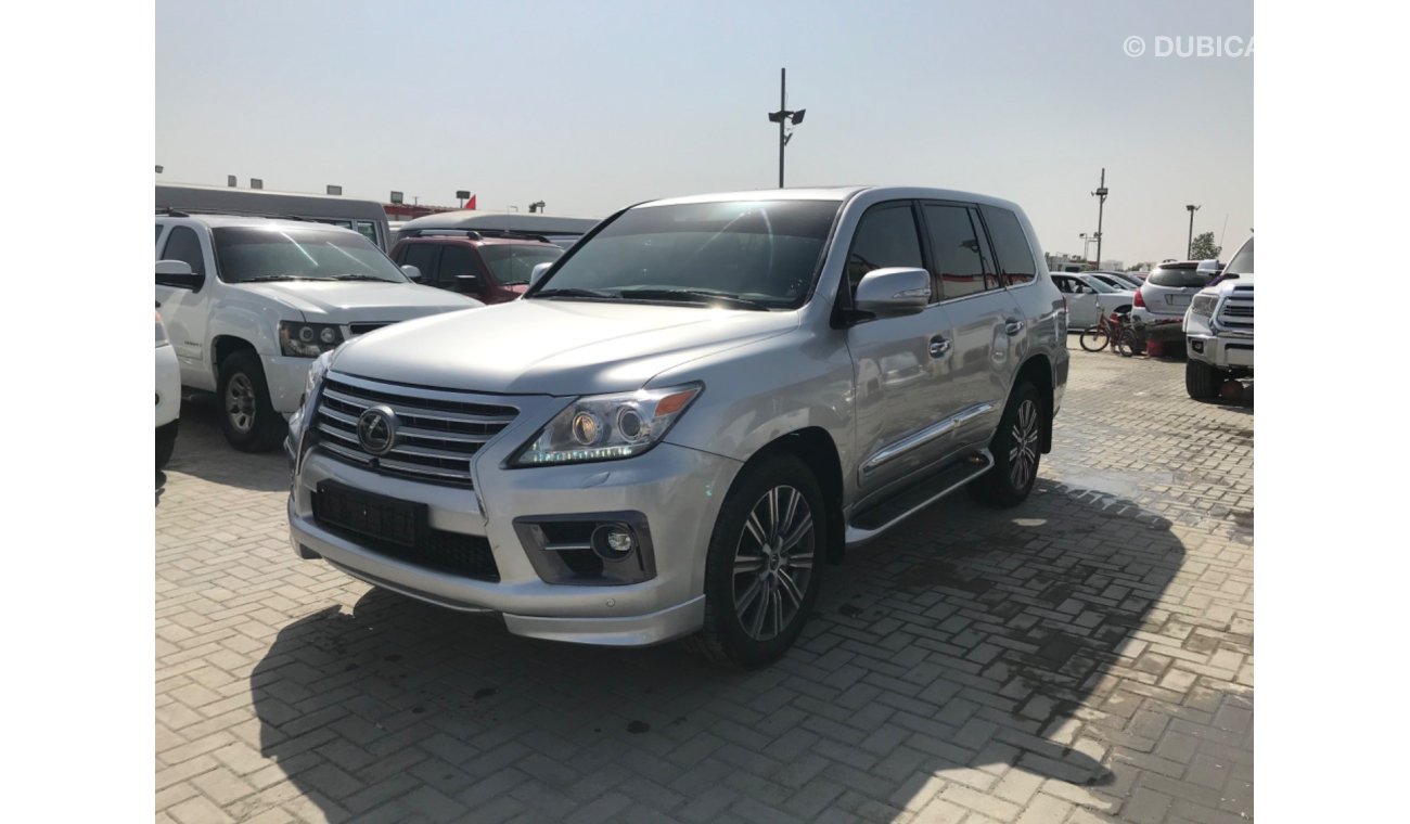 لكزس LX 570 لكزس570 موديل2010بحالة نظيفة وارد