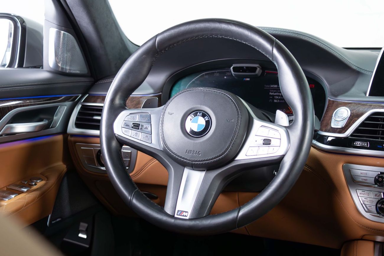 بي أم دبليو 750Li M Sport 4.4L (443 HP)