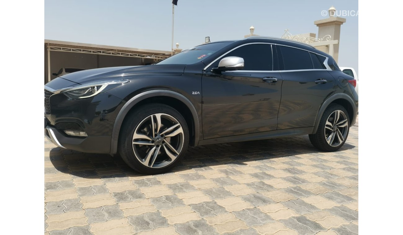 Infiniti QX30