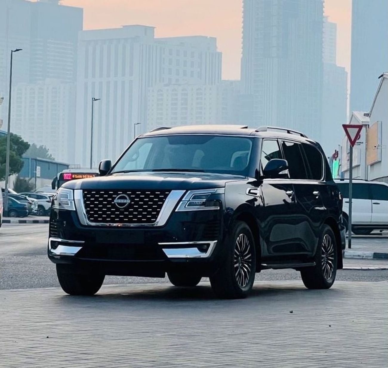 Nissan Armada V8 bid engine AWD