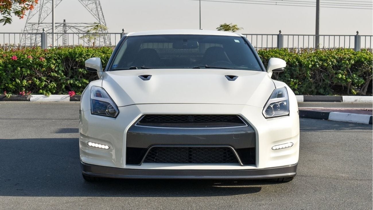 Nissan GTR Black edition