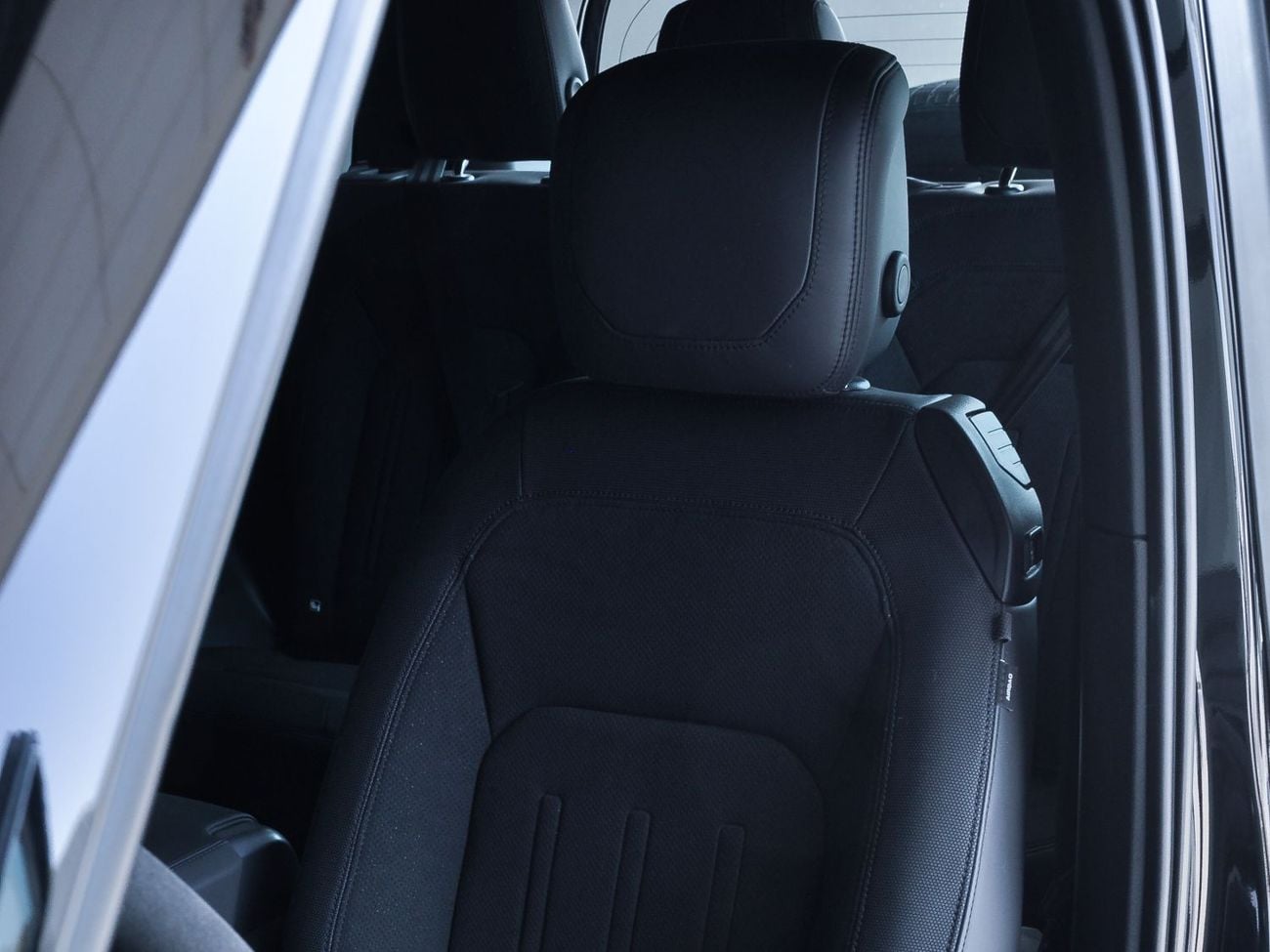 لاند روفر ديفندر 90 X P525 5.0L