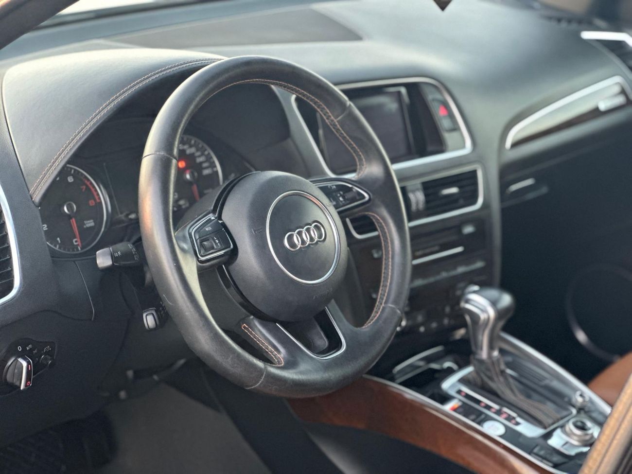 Audi Q5 45 TFSI S-Line 3.0L