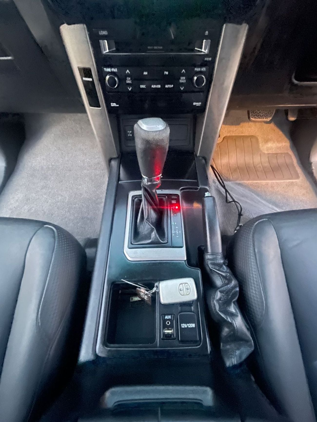 Toyota Prado TOYOTA LANDCRUISER PRADO 2013 SILVER 4WD AT DIESEL = RIGHT HAND