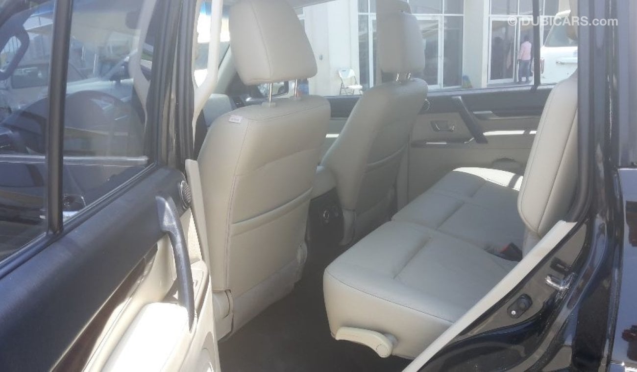 Mitsubishi Pajero 3.8