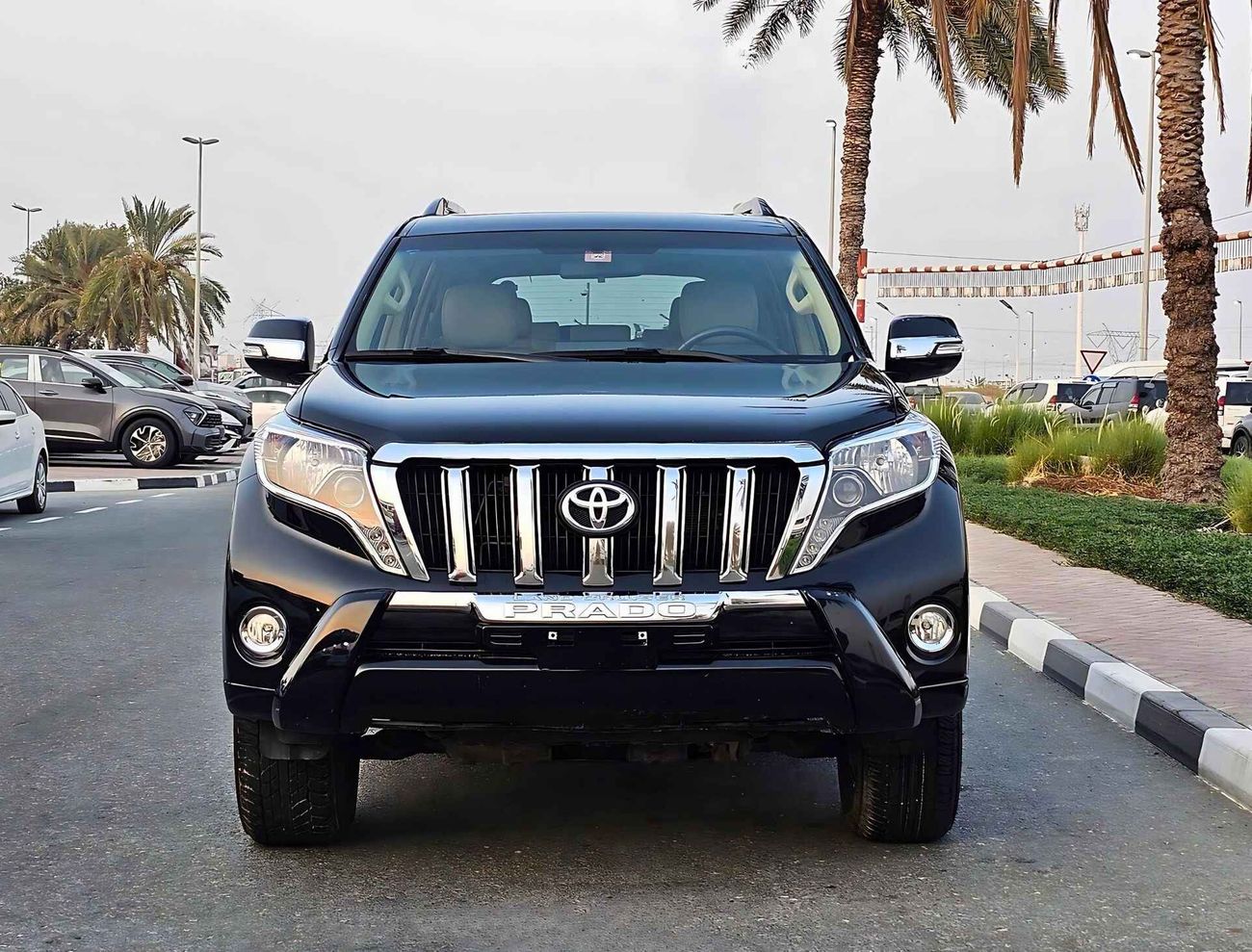 تويوتا برادو VXR V6/ SUNROOF/ LEATHER/ ELECTRIC SEATS/ BACK TYRE/ ORG PAINT/ ORG KMS/ LOT# 63670