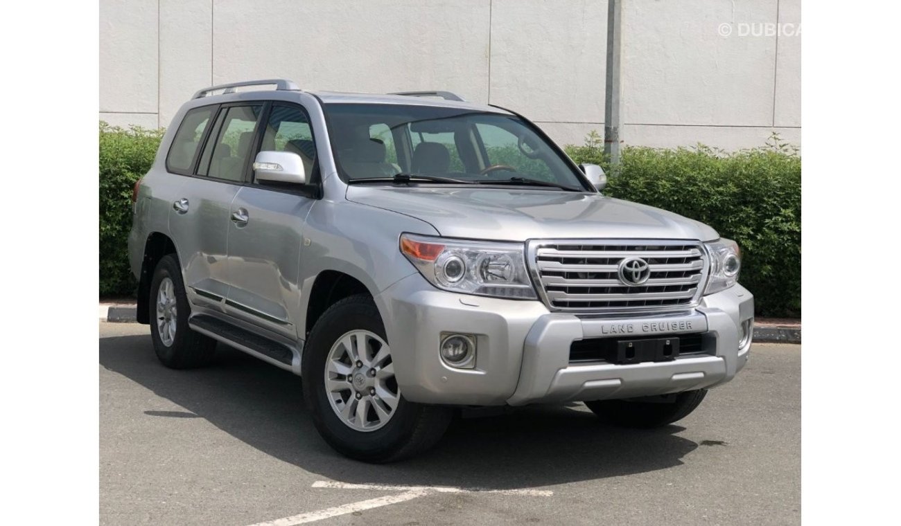 تويوتا لاند كروزر GULF SPECS  LANDCRUISER  VXR  V6 4X4 EXCELLENT CONDITION