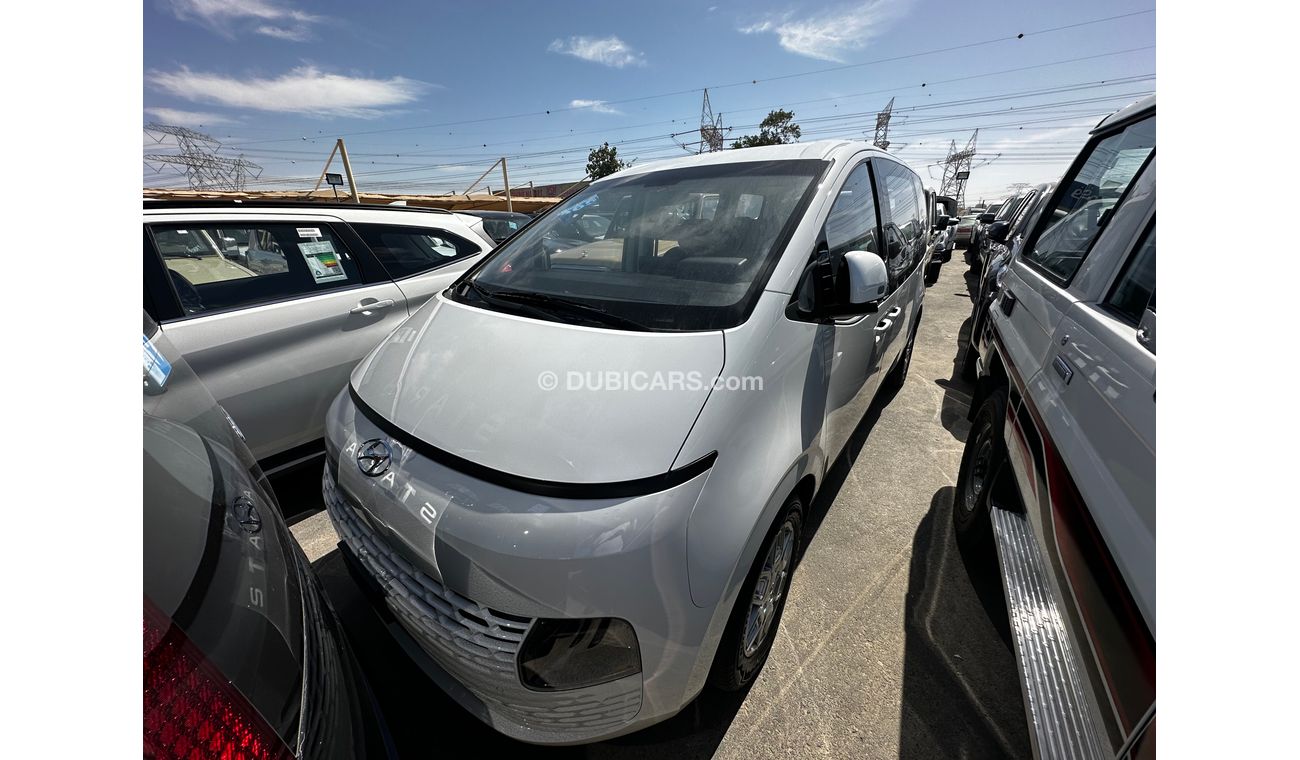 New Hyundai Staria 2.2l CRDI 9 Seat Fwd Manual Transmission 2022 for
