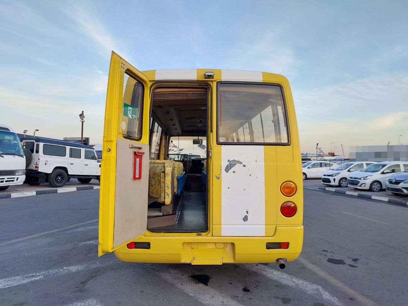 ميتسوبيشي روزا MITSUBISHI ROSA BUS RHD 2004 MODEL 4.2 L DIESEL AUTOMATIC(PM00674)