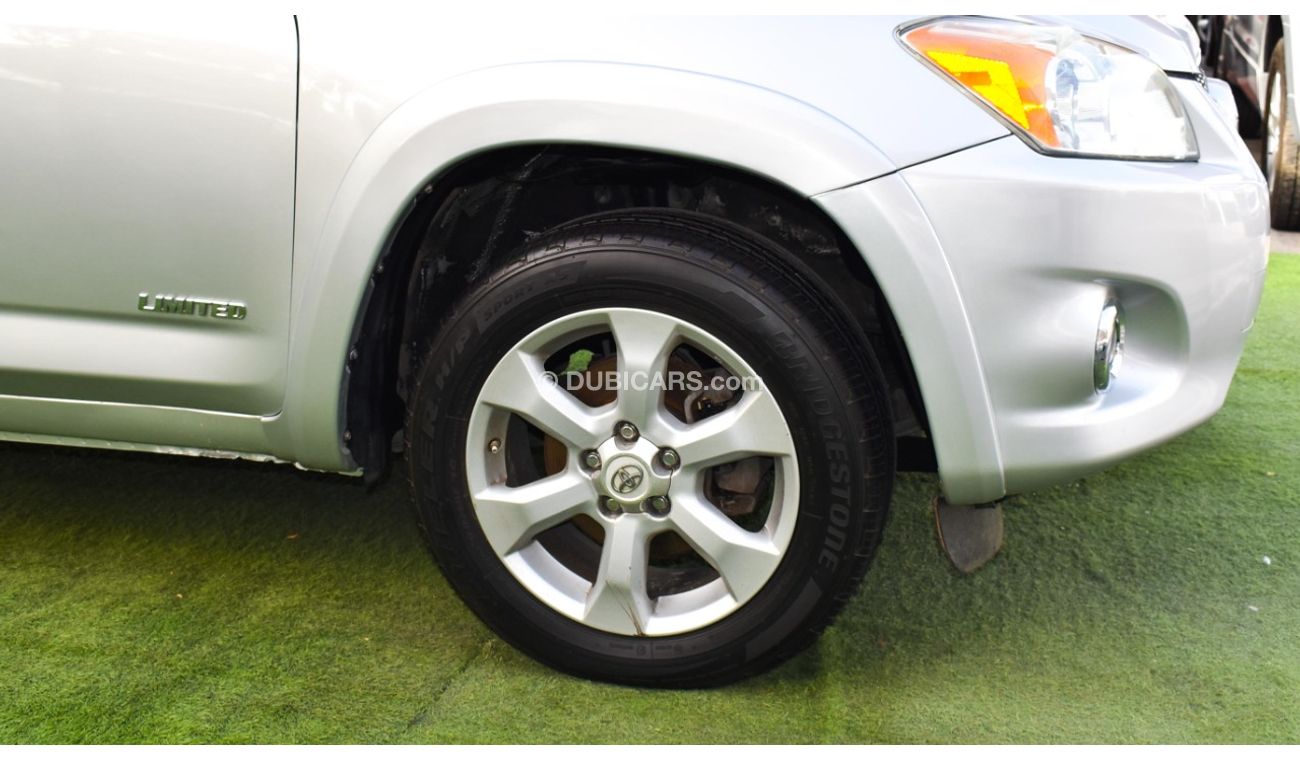 تويوتا راف ٤ موديل 2011 وار أمريكى بصمة  فتحة جلد مثبت سرعة تحكم رنجات حساسات شاشة كاميرا جناح بحالة ممتازة