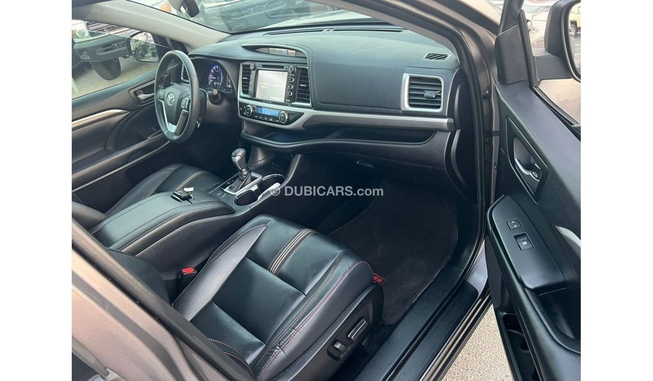 Toyota Highlander *Offer*2019 Toyota Highlander SE -FULL Option 3.5L V6 /