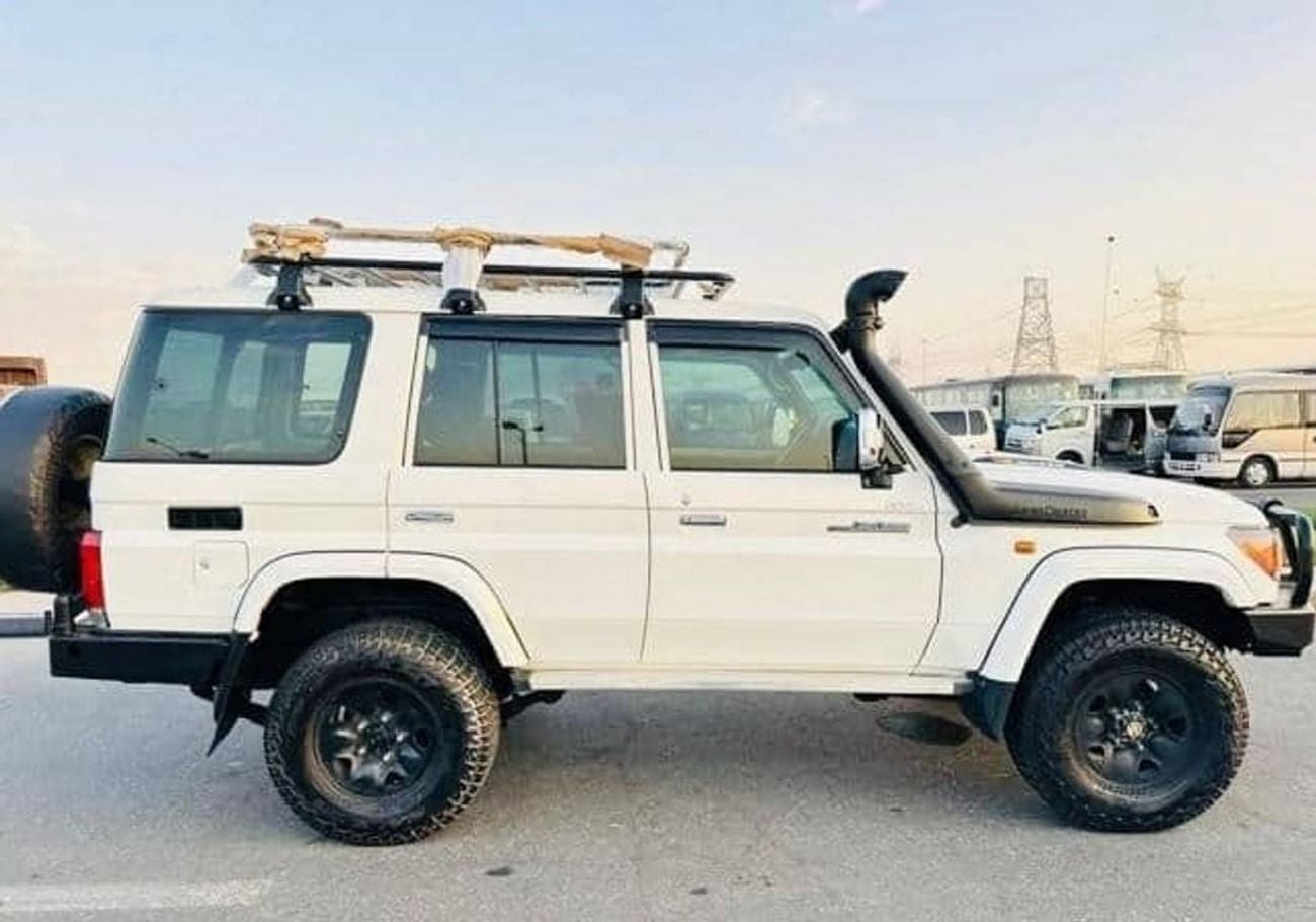 تويوتا لاند كروزر بيك آب LC79 LX