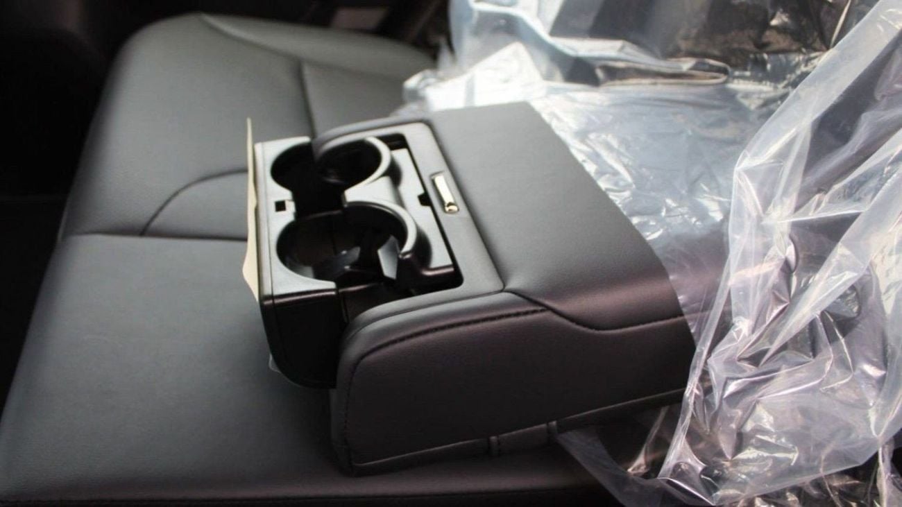 تويوتا لاند كروزر GXR LC300 GXR 4.0P AT MY2025 – BLACK