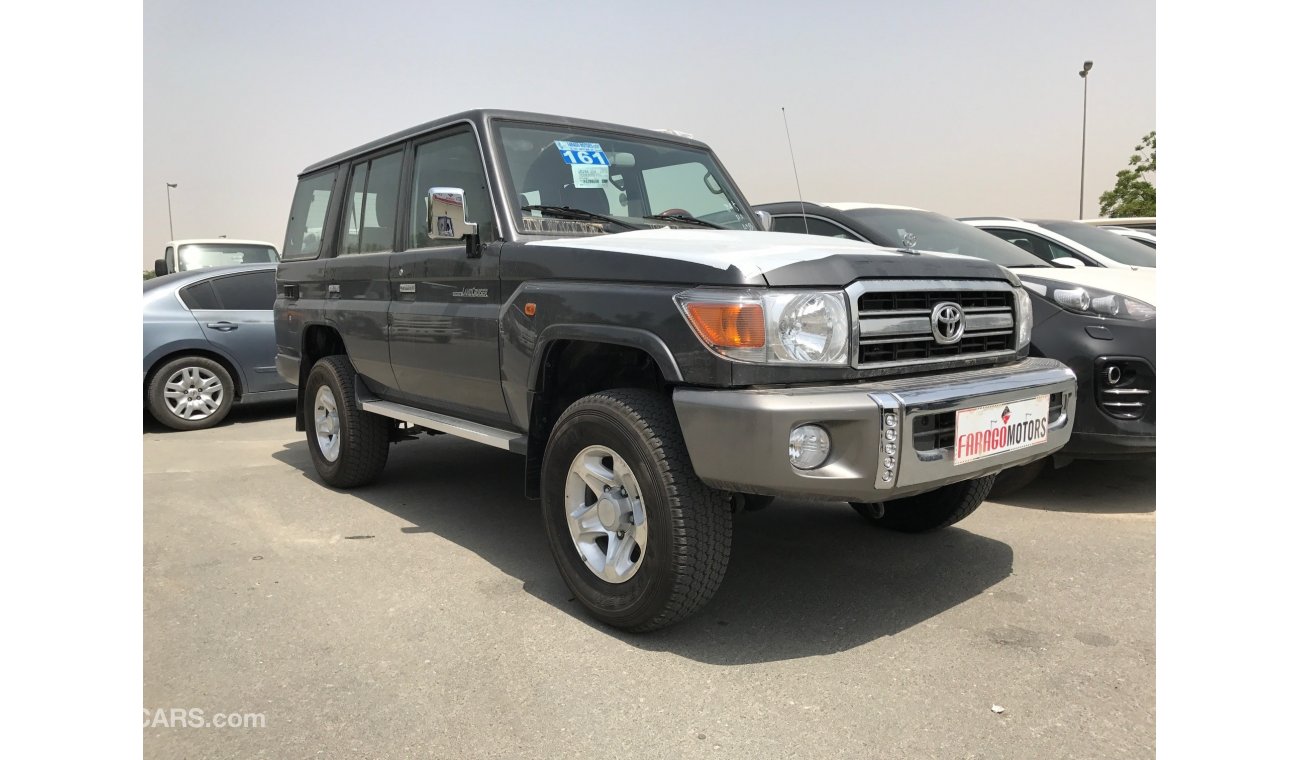 Toyota Land Cruiser GRJ76