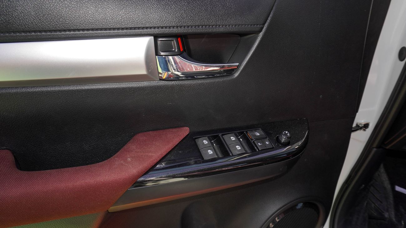 Toyota Hilux S-GLX SR5  2.7L 4WD A/T