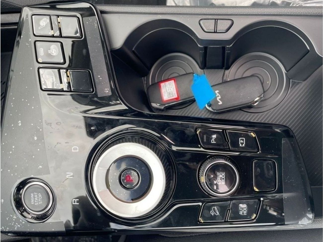 كيا سبورتيج 1.6 with sunroof two electric seats bush start