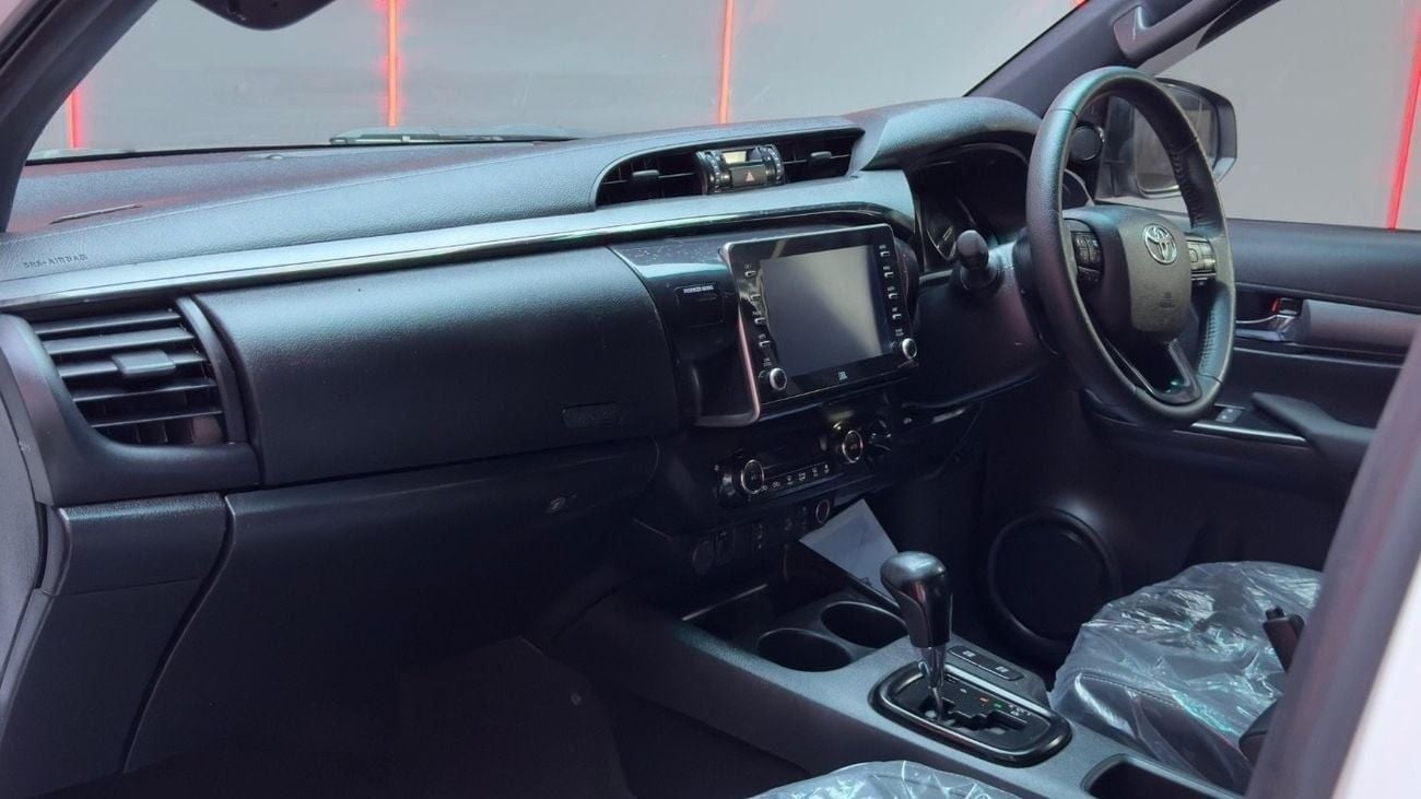 Toyota Hilux SGLX Toyota hilux 2021 RHD 2.8 diesel full options SR5