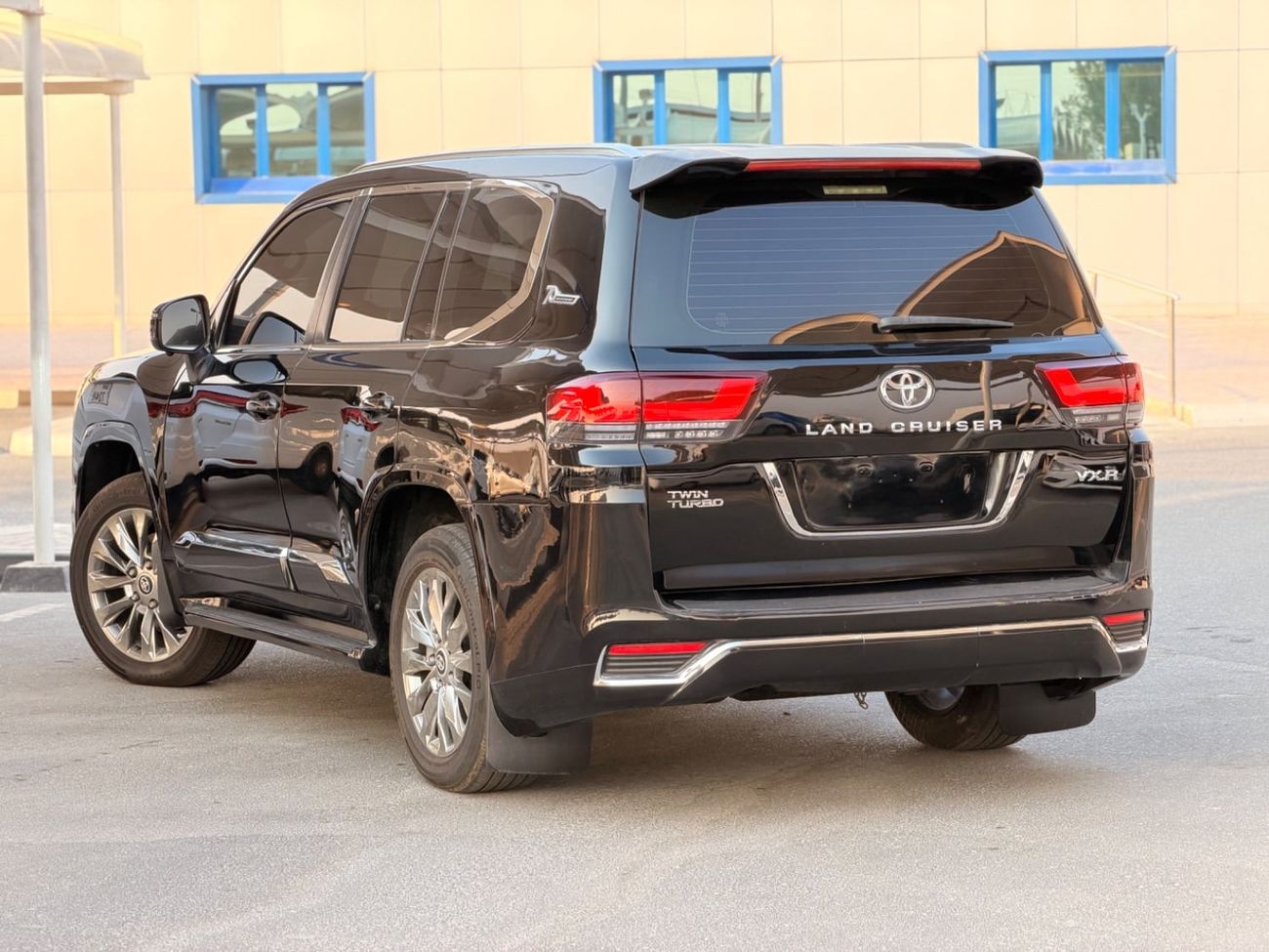 Toyota Land Cruiser VXR Toyota Landcruiser VXR 2018 Upgrade 2024 V6 Full option Petrol